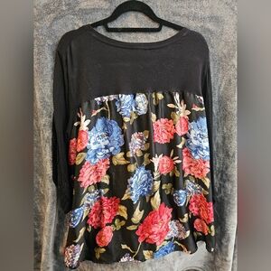 Long sleeve, front knot shirt. 2x.